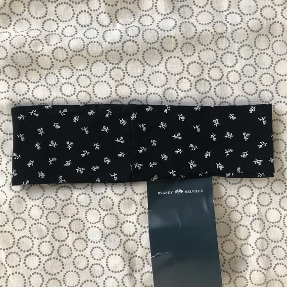 Brandy Melville Navy Blue Floral Headband - Picture 2 of 3